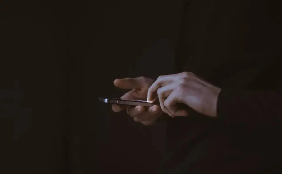 Adolescente se nega a dar senha do Instagram e é morto pela namorada