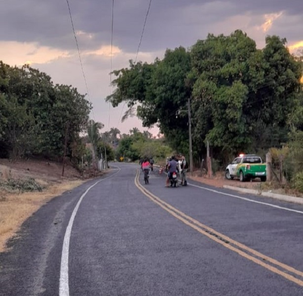 Homem morre eletrocutado após tocar em caminhão encostado na rede elétrica no Piauí