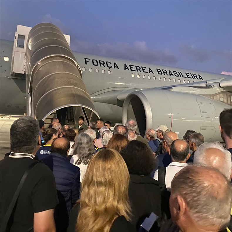 Piauienses são repatriados da região da guerra do Hamas com Israel em voo da Força Aérea