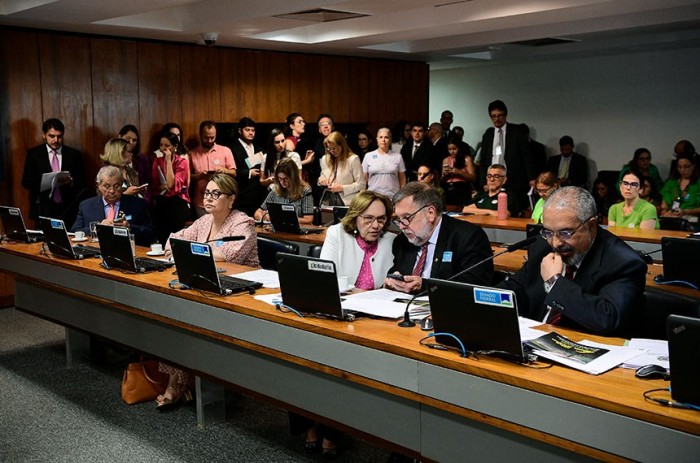 CAS aprova regulamentação da musicoterapia