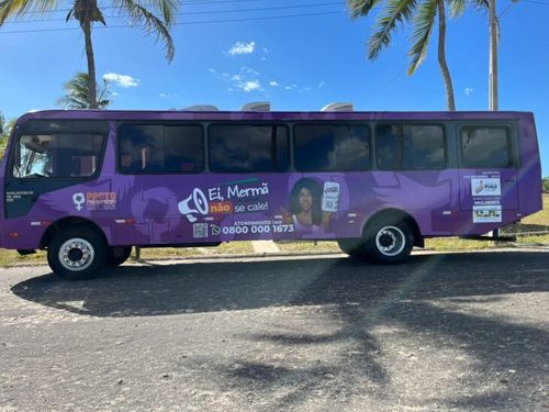 Secretaria das Mulheres leva ações do Ônibus Lilás a Floriano