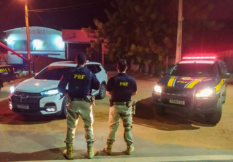 PRF recupera veiculo que foi roubado no Ceará e que transitava com placa clonada