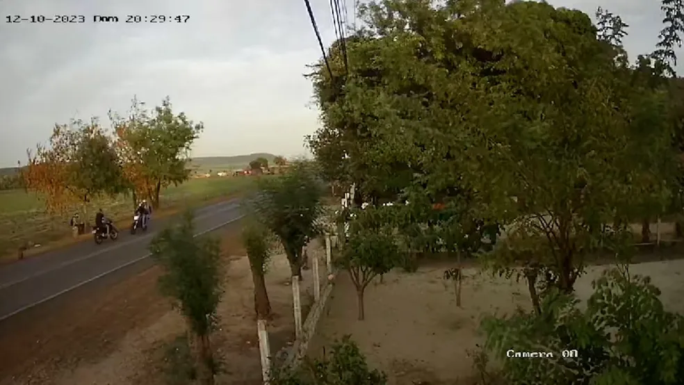 Dois homens morrem e uma mulher fica gravemente ferida em colisão entre motos em União