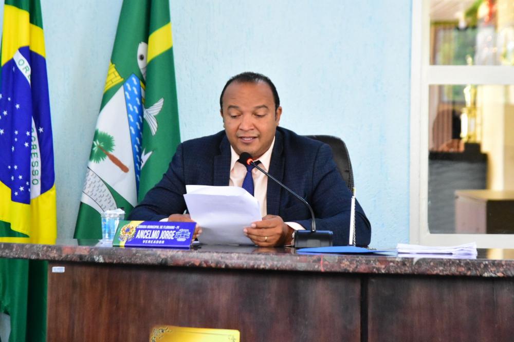 MP apura denúncia de vereador sobre vencedora de licitação para cuidar de alunos autistas atua em serviço de limpeza e capina