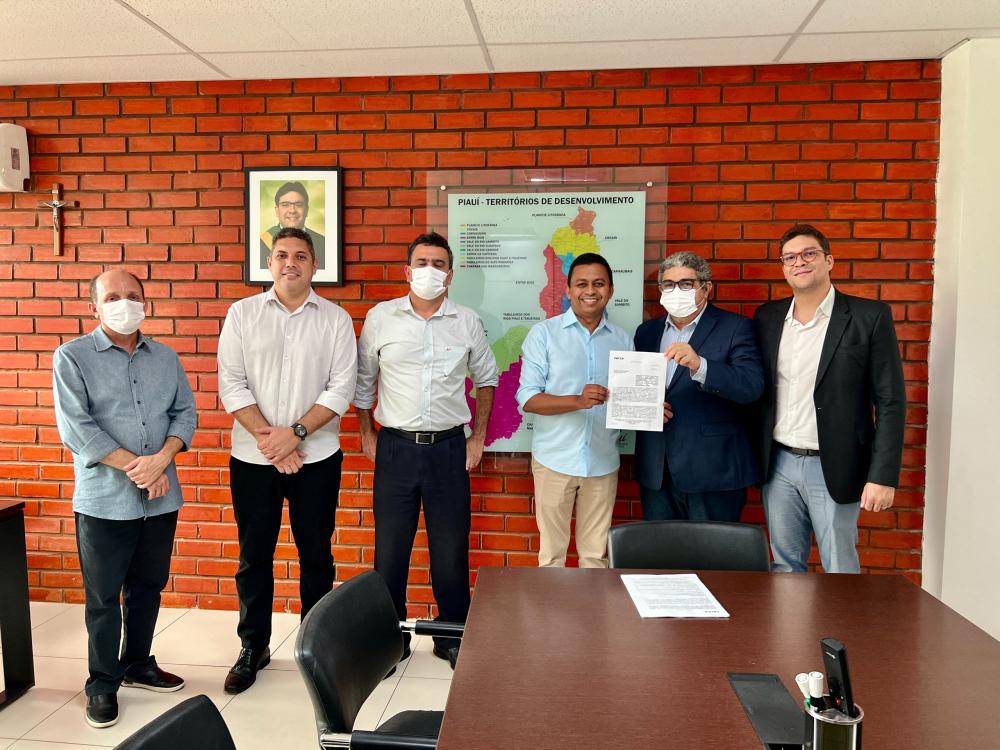 Assinado convênio para construir Maternidade e ampliar Hospital de Floriano