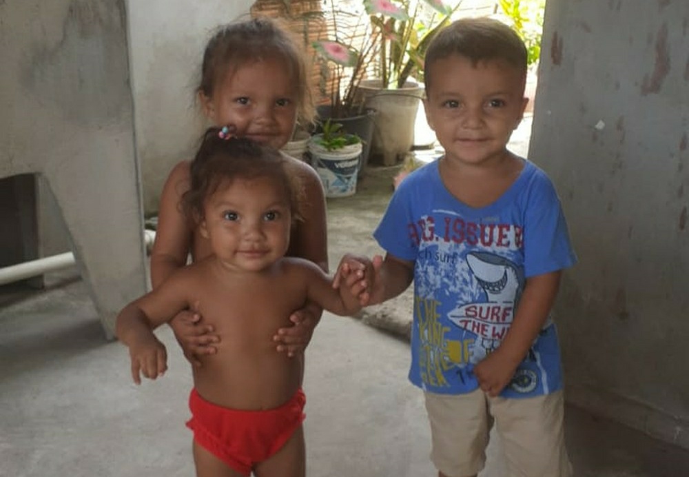 Três crianças morrem carbonizadas em incêndio dentro de casa no Piauí