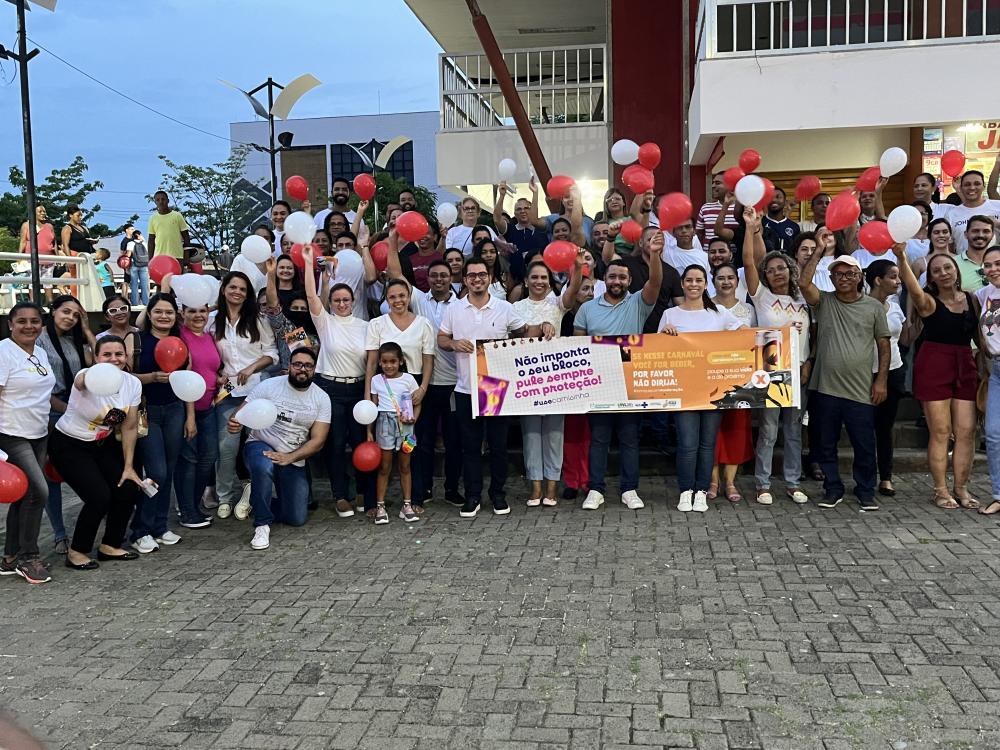 Hospital Regional Tibério Nunes promove caminhada para conscientização sobre uso do preservativo e consumo responsável de bebidas alcoólicas
