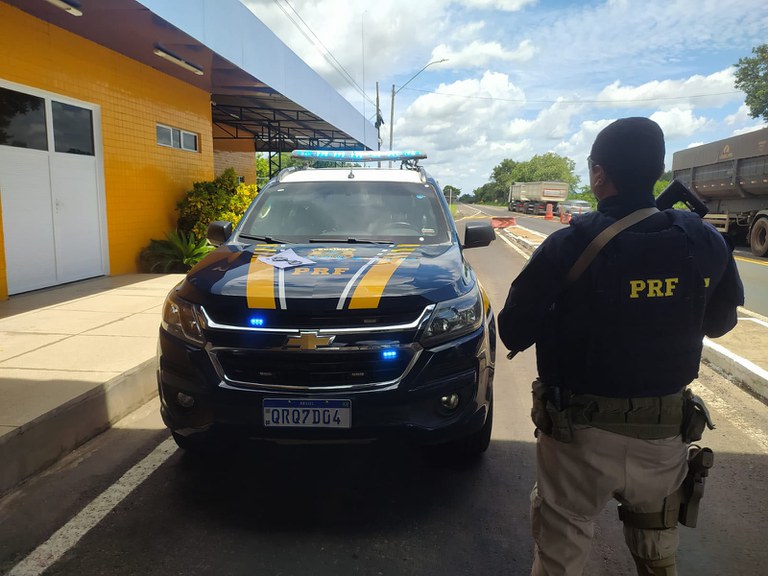 Foragido da Justiça do Alagoas é preso pela PRF