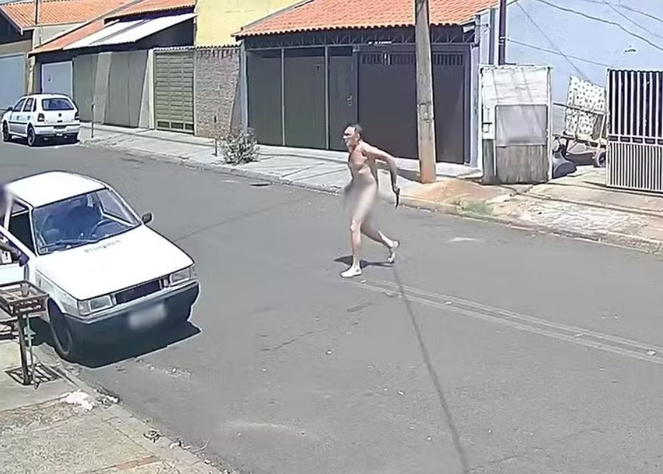 Idoso de 61 anos pelado mata enteado a facadas e foge do local ainda sem roupas