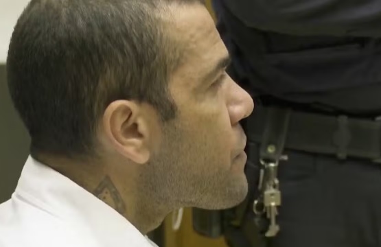 Justiça da Espanha dá liberdade provisória a ex-jogador sob fiança de 1 milhão de euros