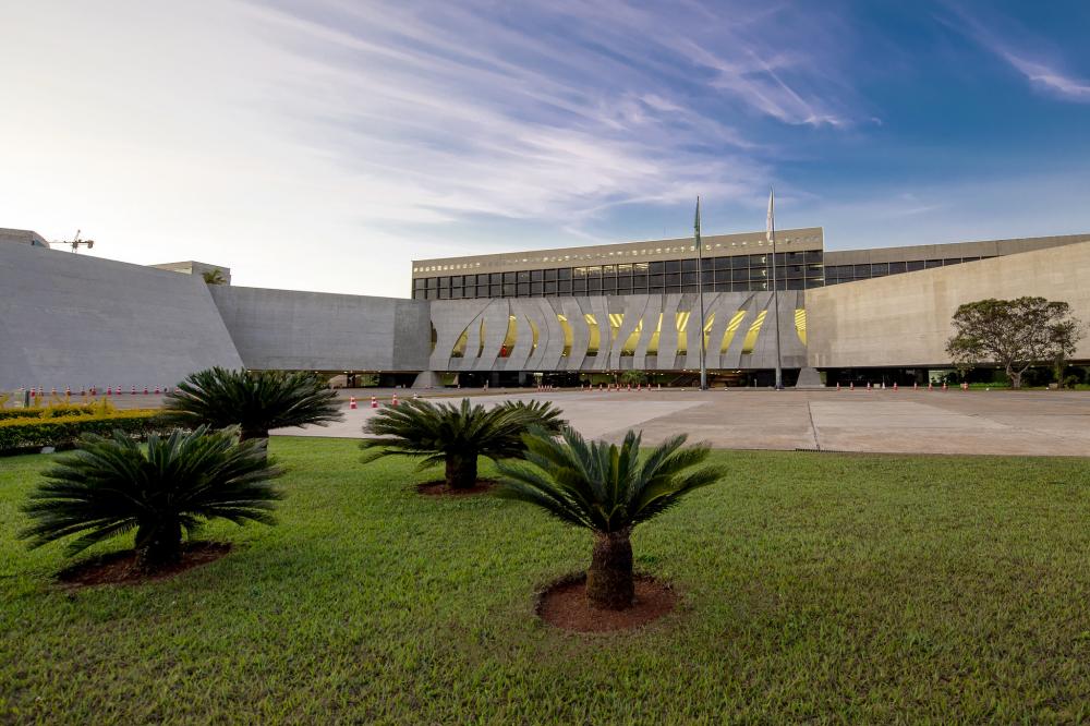 Presidente Bolsonaro indica desembargadores Messod Azulay Neto e Paulo Sérgio Domingues para vagas de ministro do STJ