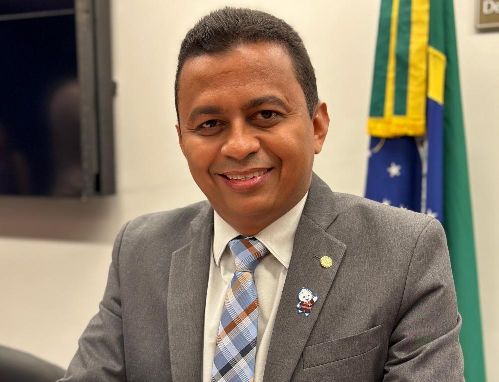 Curso de Medicina de Floriano avança com a aprovação do MEC; Dr Francisco já acompanha os passos seguintes