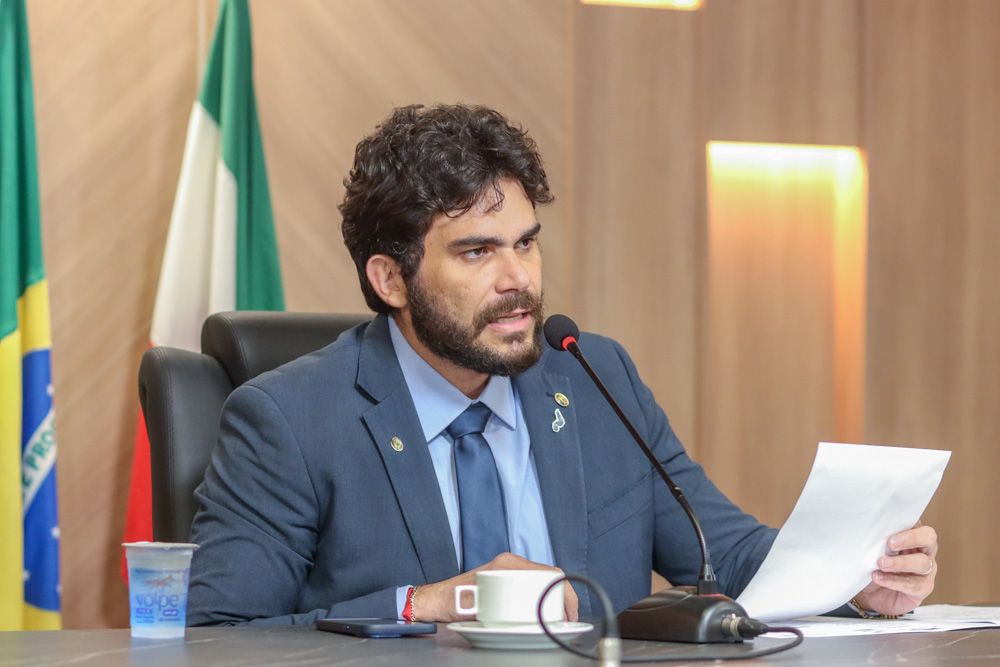 Deputado Dr Marcus Vinícius propõe criação de campanha de conscientização sobre depressão na adolescência