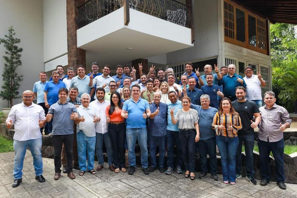 Ministro Ciro Nogueira, reúne os pré-candidatos da oposição em Teresina