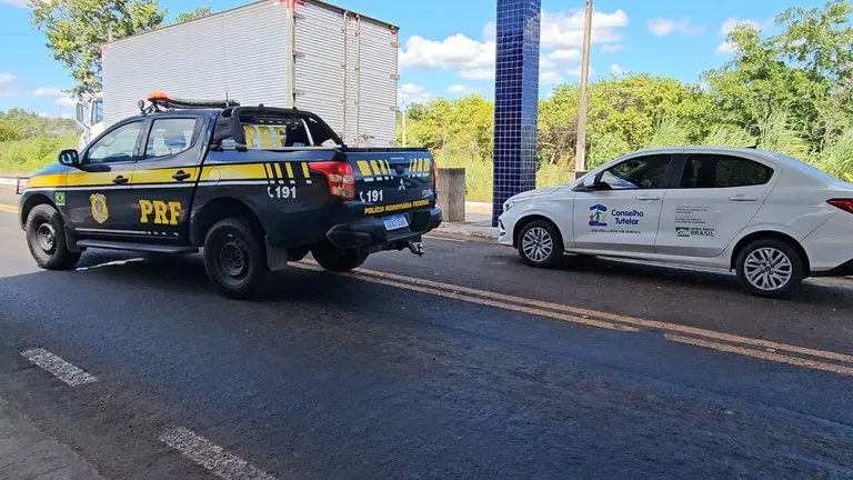 Em Floriano (PI), PRF apreende adolescente de 14 anos com Skunk e Cachaça na Bagagem
