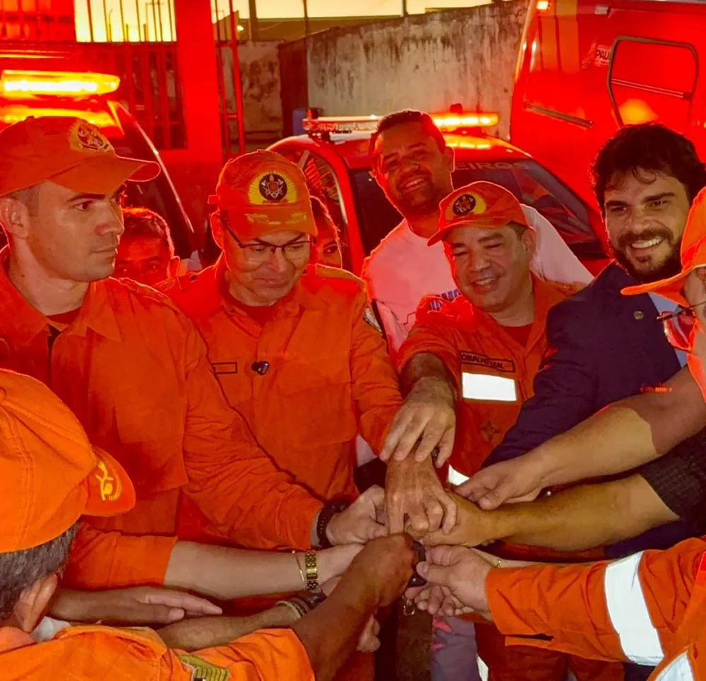 Deputado Marcus Vinícius, em parceria com governo do estado e SSP-PI entregam três novas viaturas para Corpo de Bombeiros