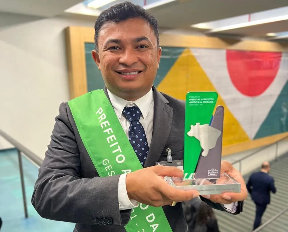 Arraial conquista o prêmio prefeito amigo da criança