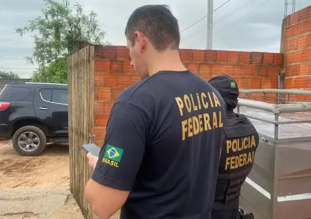 PF cumpre mandados contra suspeitos de integrar facção e praticar crimes de tráfico e homicídio no PI e MA