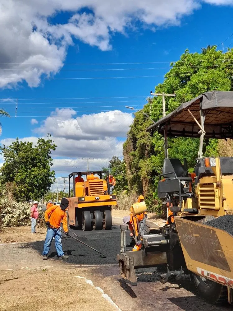 Após polêmica, as obras de pavimentação asfáltica em Porto Alegre do Piauí estão a todo vapor
