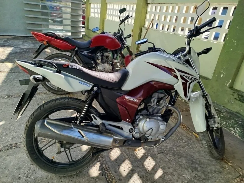 Polícia Militar recupera motocicleta roubada em Floriano