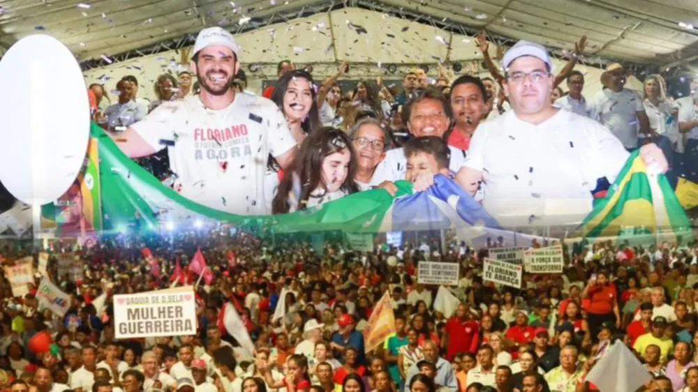 Cercado por multidão, Dr. Marcus Vinícius oficializa candidatura à Prefeitura de Floriano