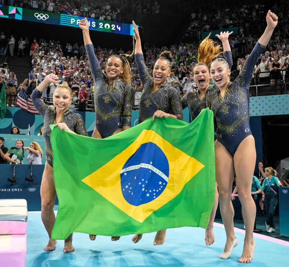 Brasil conquista medalha inédita na ginástica por equipes 