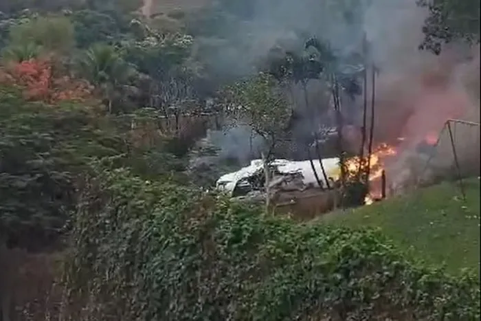 PF abre investigação para apurar queda de avião em SP