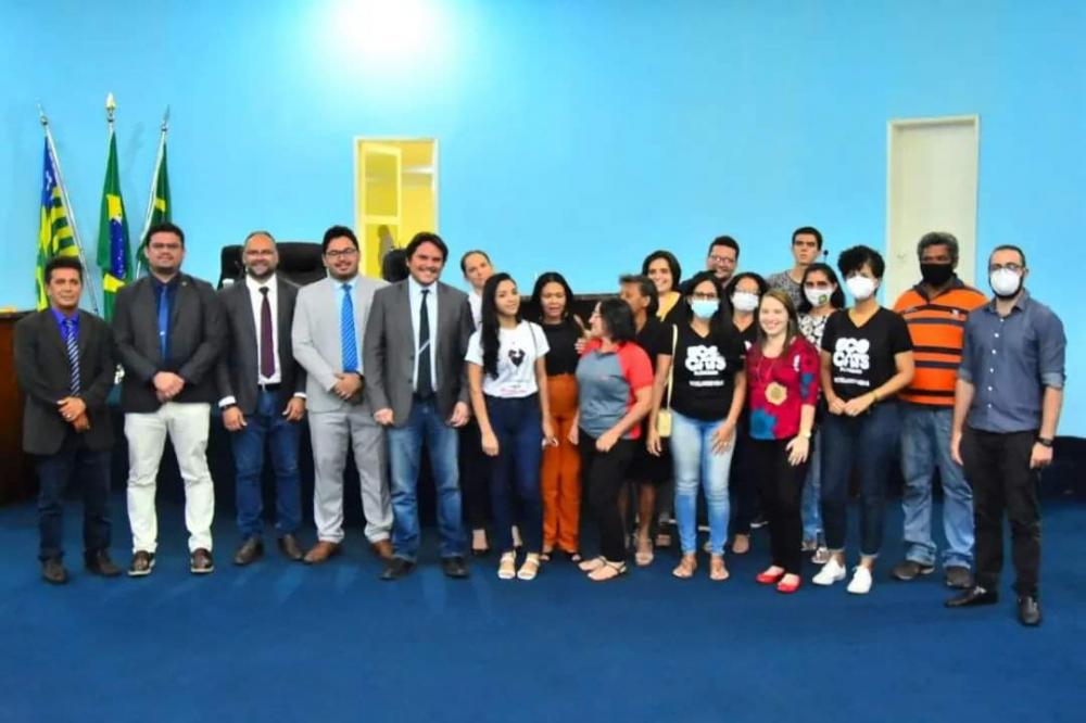 Aprovado o Projeto de Lei que institui a esterilização de caninos e felinos em Floriano