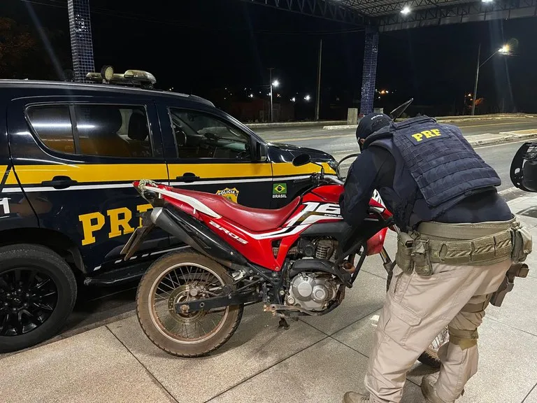 PRF recupera motocicletas roubadas em Floriano e Bom Jesus