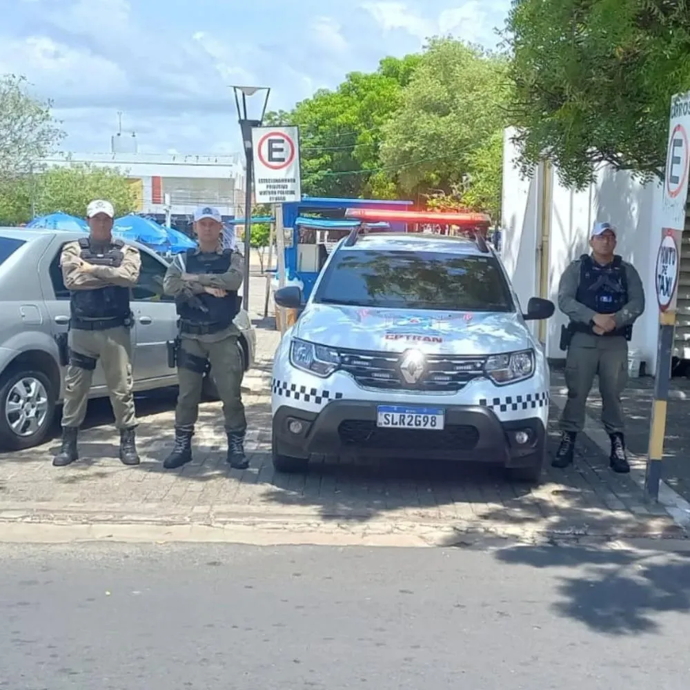 Polícia militar intensifica fiscalização de trânsito em Floriano  