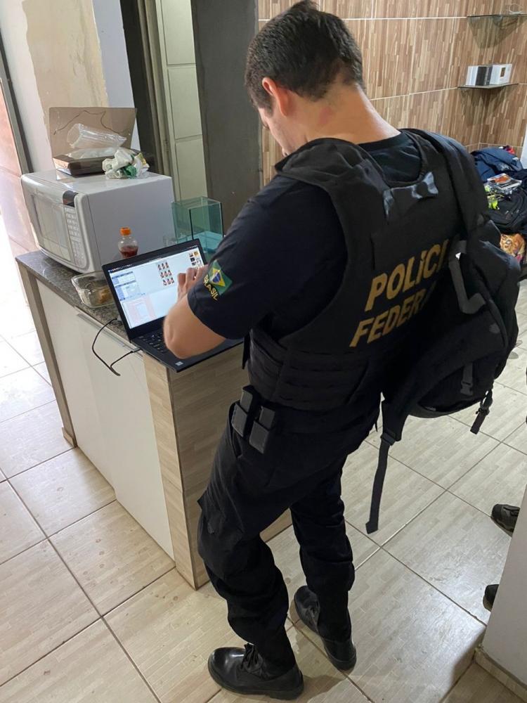 PF prende homem em Teresina por armazenar e compartilhar material pornográfico com crianças e até recém-nascidos