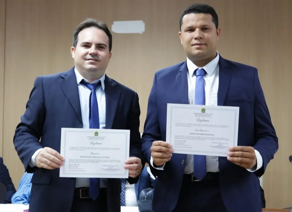 Roni Abílio e Gezin Dantas são diplomados prefeito e vice de Nazaré do Piauí