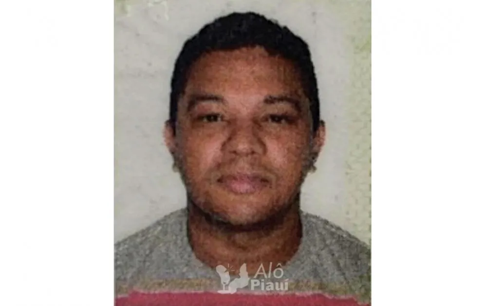 Homem é morto a tiros na porta de casa em Floriano