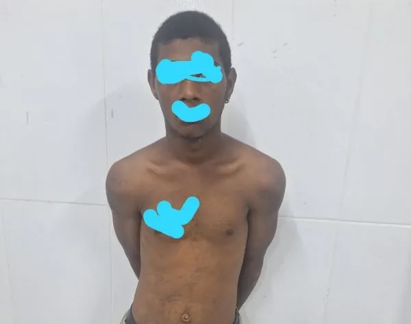 Solto após acusação de homicídio contra idoso, jovem rouba farmácia pela terceira vez