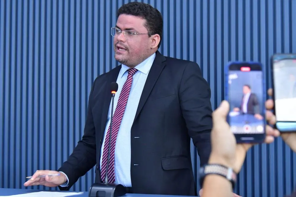 Vereador João Neto Gomes propõe otimização do mutirão de limpeza em Floriano e convoca secretários para debate