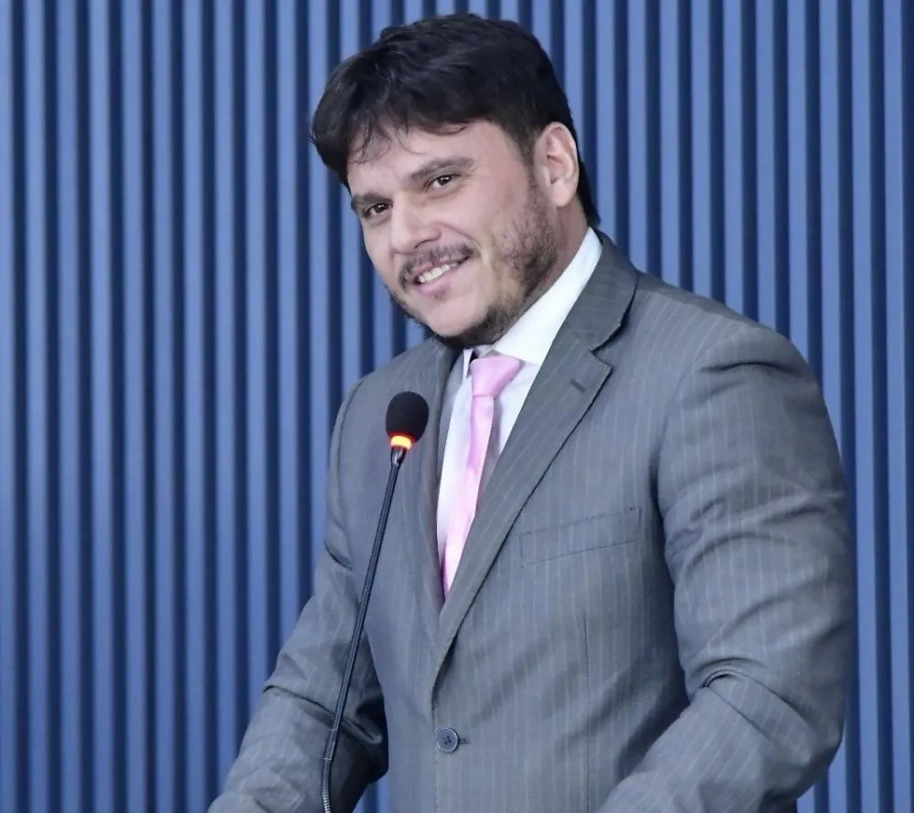 Vereador Carlos Eduardo solicita Audiência Pública para garantir critérios justos no sorteio das novas unidades do Programa Minha Casa Minha Vida