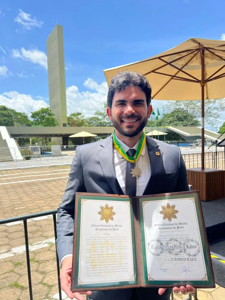 Deputado Dr. Marcus Vinícius é condecorado com a Ordem Estadual do Mérito Renascença do Piauí