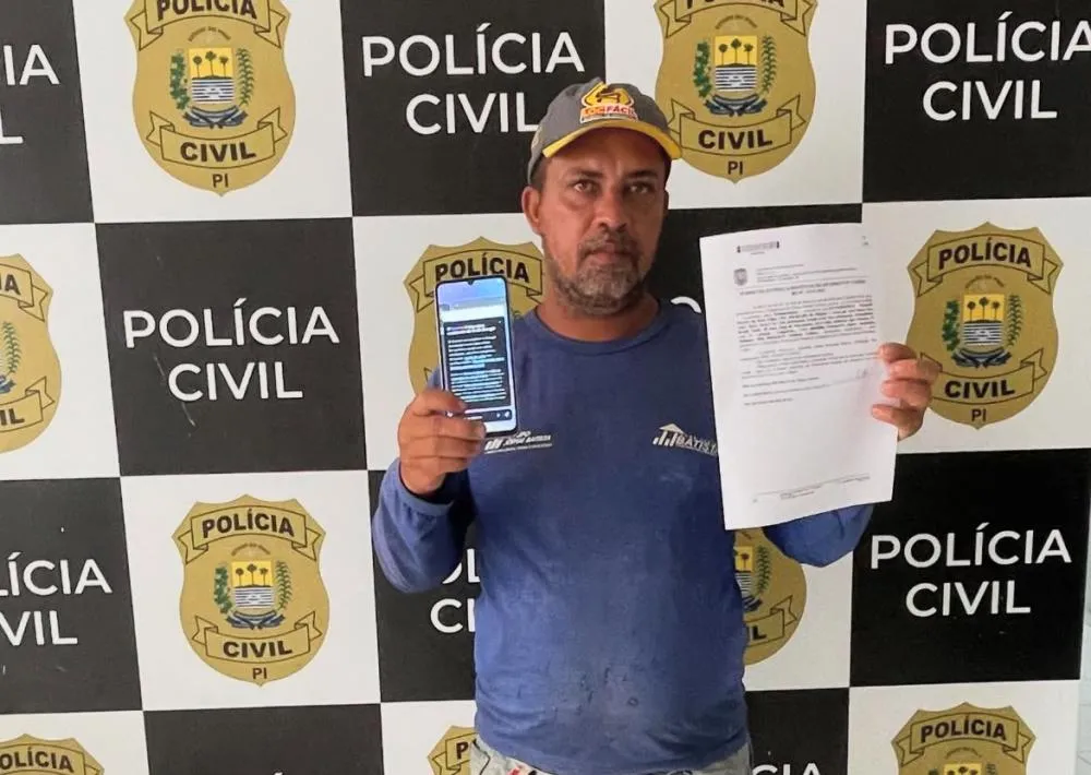DEPATRI de Floriano devolve celular roubado ao proprietário