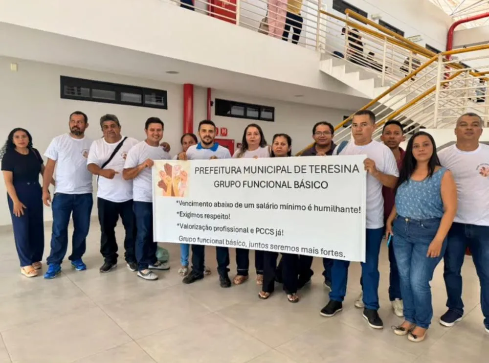 Servidores do grupo funcional básico da Prefeitura de Teresina denunciam salários abaixo do mínimo e cobram reajuste