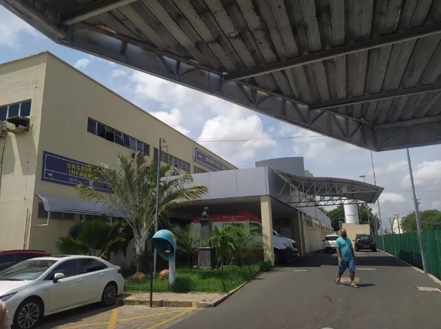Micro-ônibus capota entre Teresina e Altos e deixa feridos graves