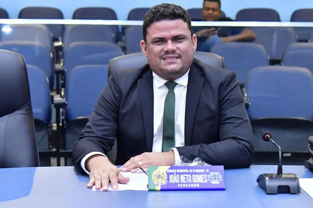 Vereador João Neto Gomes propõe transformação de chafarizes em lavanderias públicas para gerar renda e inclusão social em Floriano