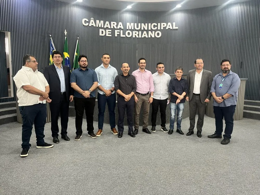 Câmara de Floriano discute ações da Águas do Piauí em reunião com representantes da concessionária