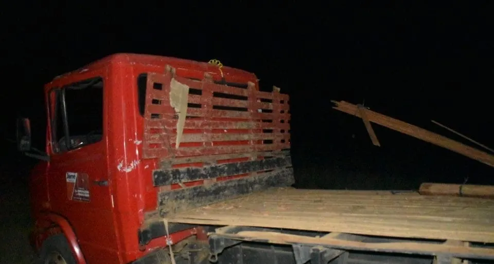 Criança de 8 anos morre após pai perder controle de caminhão no Piauí