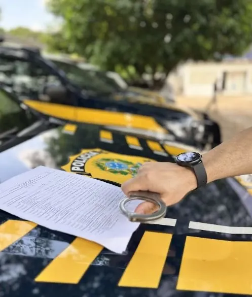 PRF prende homem com mandado de prisão por tráfico de drogas em Floriano