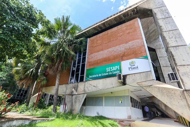 Governador autoriza concurso com 1.000 vagas para cargos na Saúde