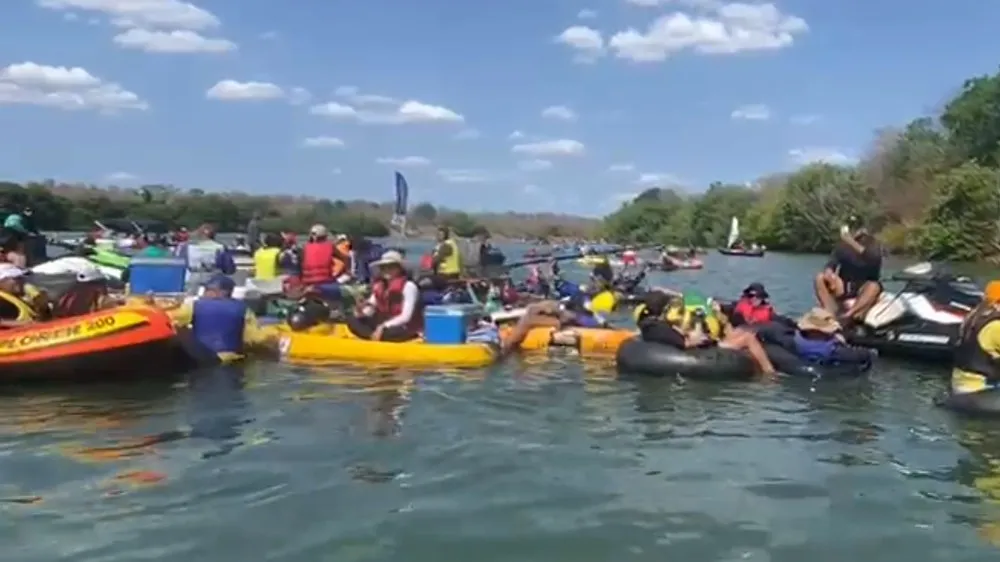 Descida de Boia no Rio Parnaíba reúne 500 pessoas em Floriano