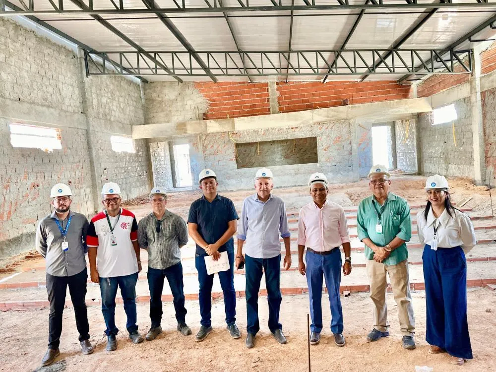 Construção do IFPI de Altos em fase avançada; deputado Dr. Francisco visita obras