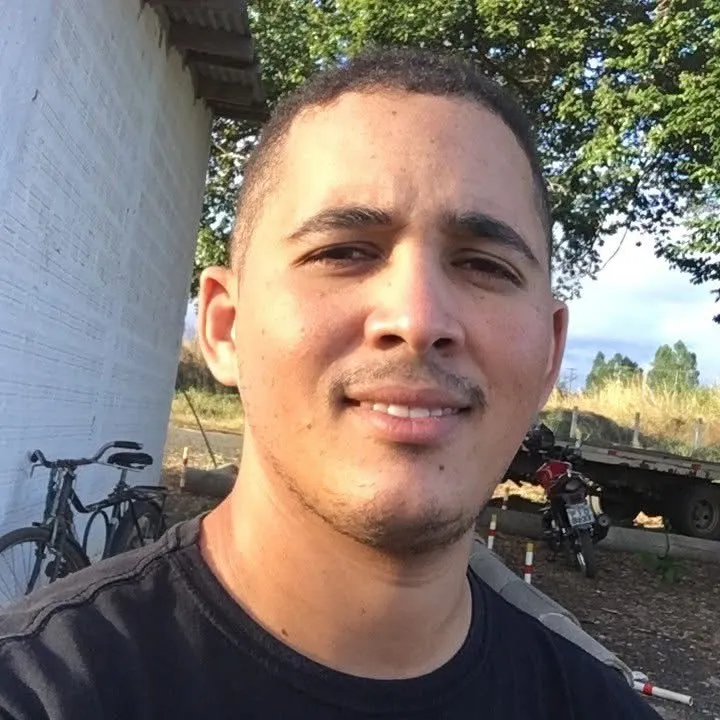 Jovem morre no hospital após grave acidente entre moto e máquina na última sexta-feira, 07/11, em Floriano