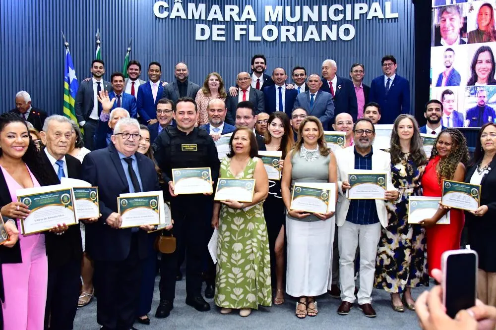 Câmara de Floriano homenageia personalidades com Mérito Legislativo e Títulos de Cidadão Florianense