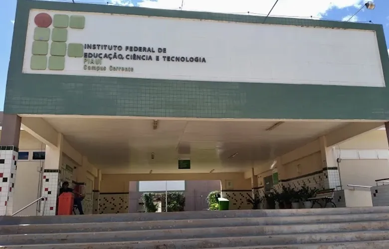 Professor é afastado após exibição de filme com cenas de sexo e nudez em escola no Piauí 
